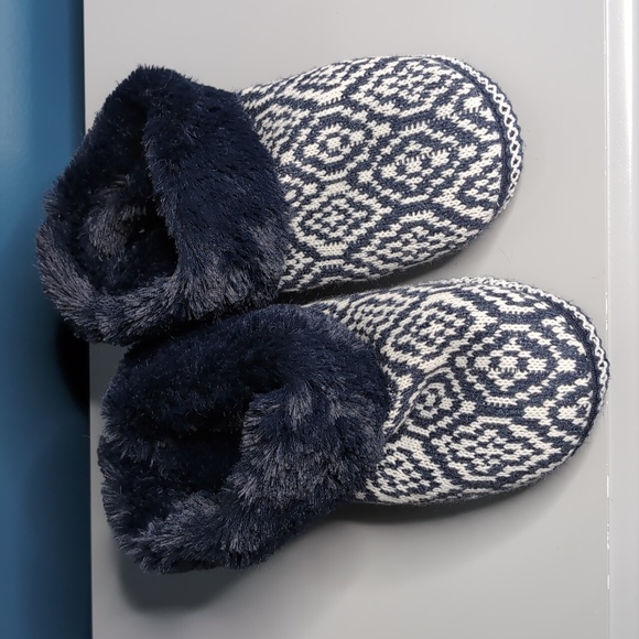 Muk Luks Melinda Womens Dark Sapphire Blue Bootie Slippers. NWOT - Picture 5 of 16